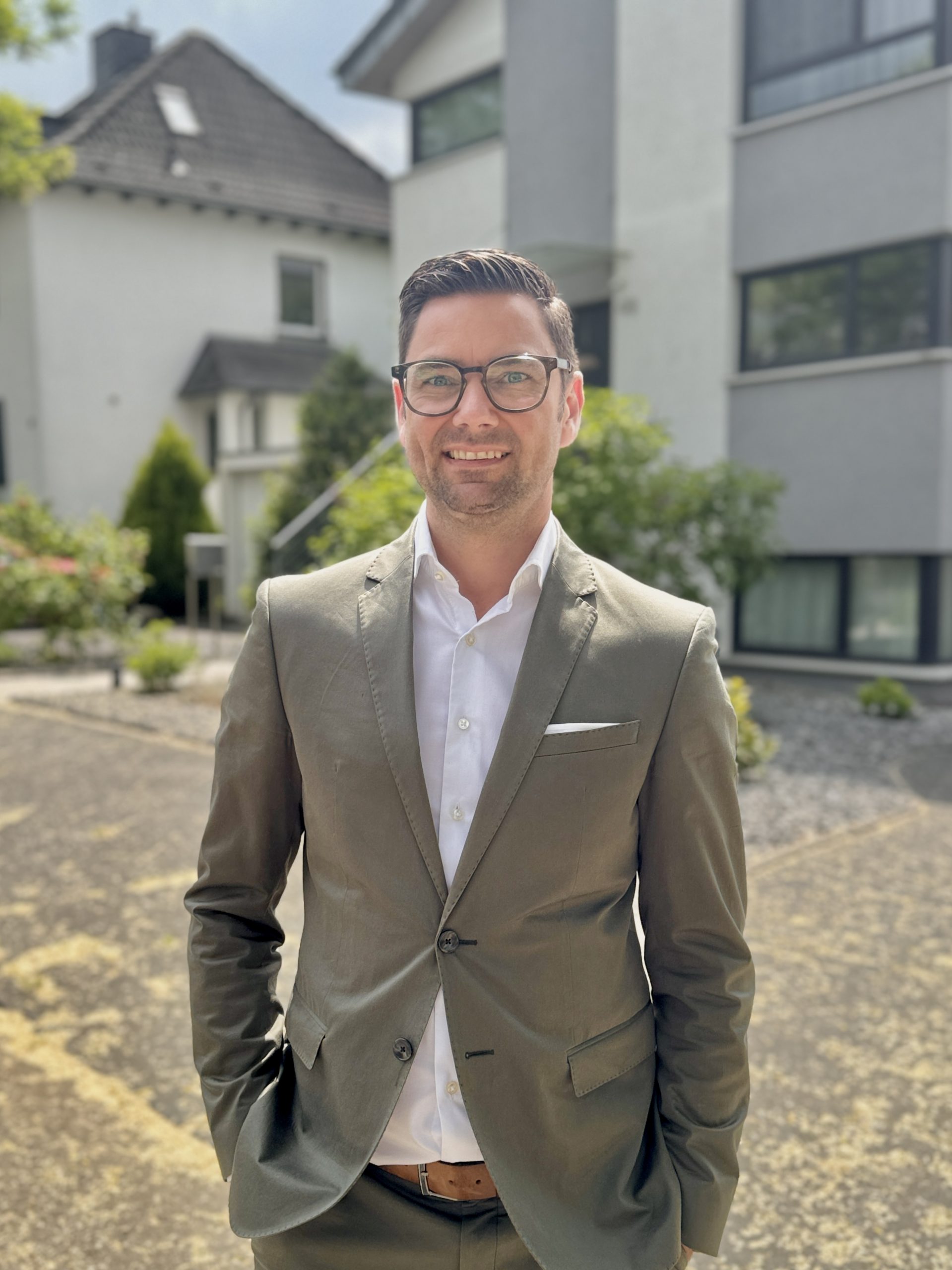 Cezary Bielski, Immobilienmakler